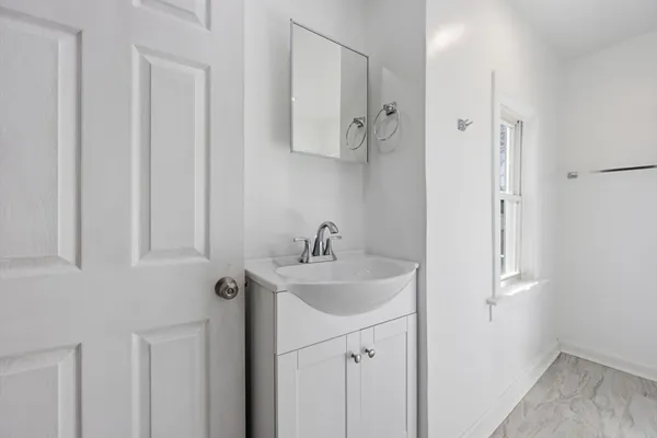 $330,000 | 171 State Street, Chicopee, MA 01013