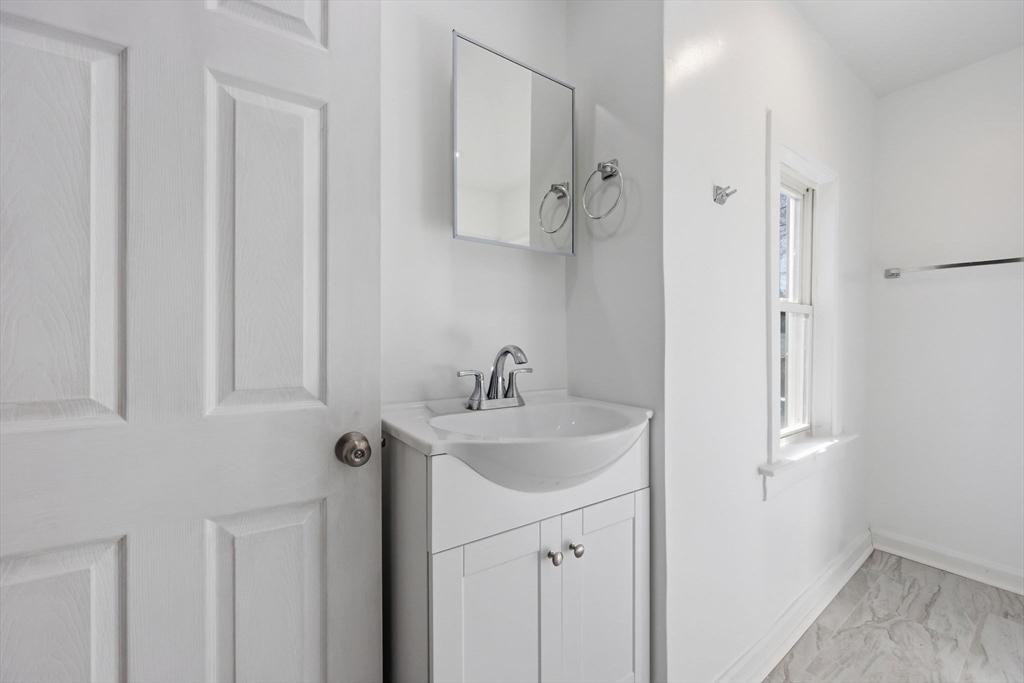 171 State Street Chicopee, MA 01013 - Photo 30 of 40