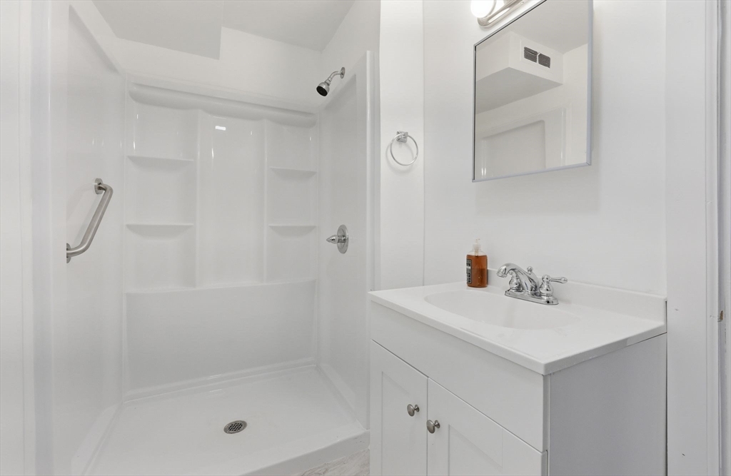 171 State Street Chicopee, MA 01013 - Photo 34 of 40