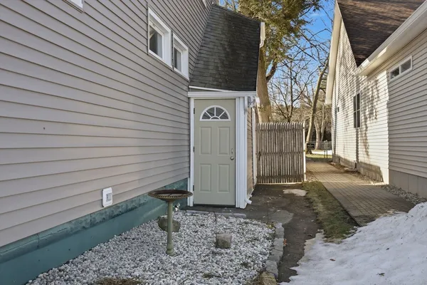 $330,000 | 171 State Street, Chicopee, MA 01013