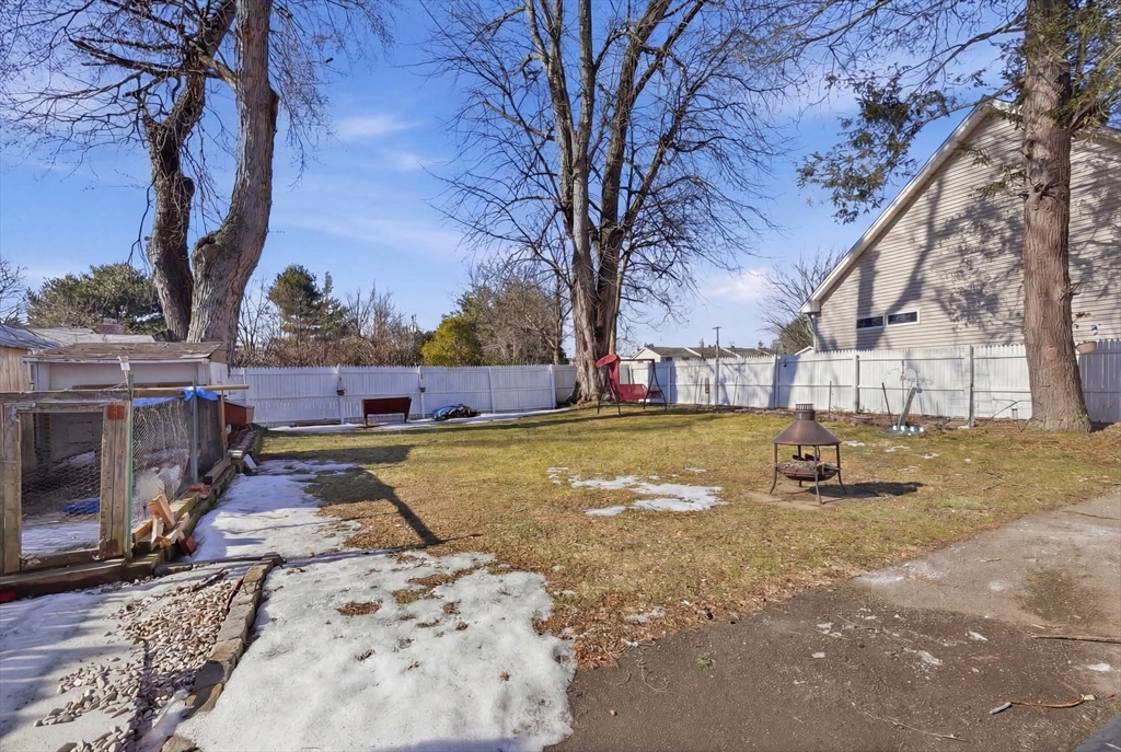 171 State Street Chicopee, MA 01013 - Photo 7 of 40