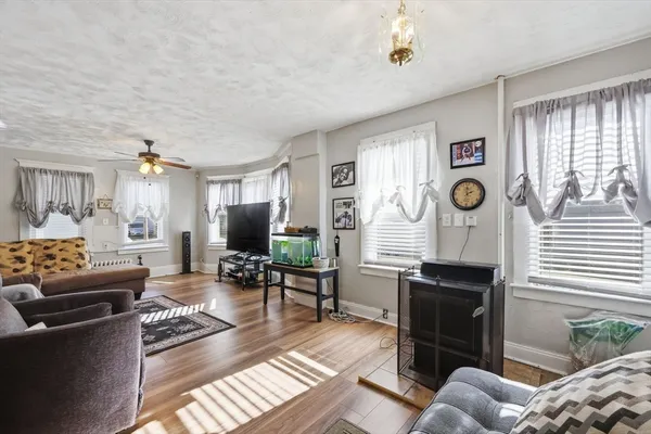 $330,000 | 171 State Street, Chicopee, MA 01013