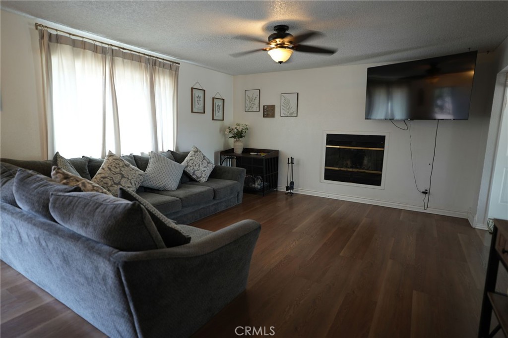 11385 Shahaptain Road Hesperia, CA 92345 - Photo 6 of 35 Gallery Image 6