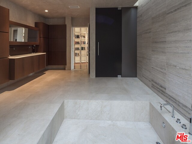 1615 Rising Glen Road Los Angeles, CA 90069 - Photo 13 of 21