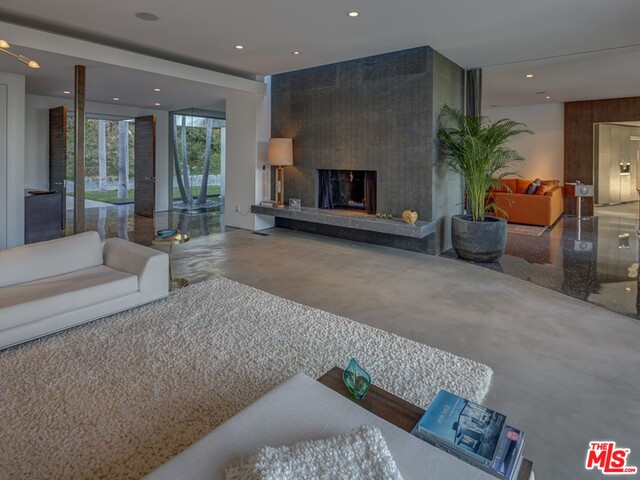 1615 Rising Glen Road Los Angeles, CA 90069 - Photo 5 of 21