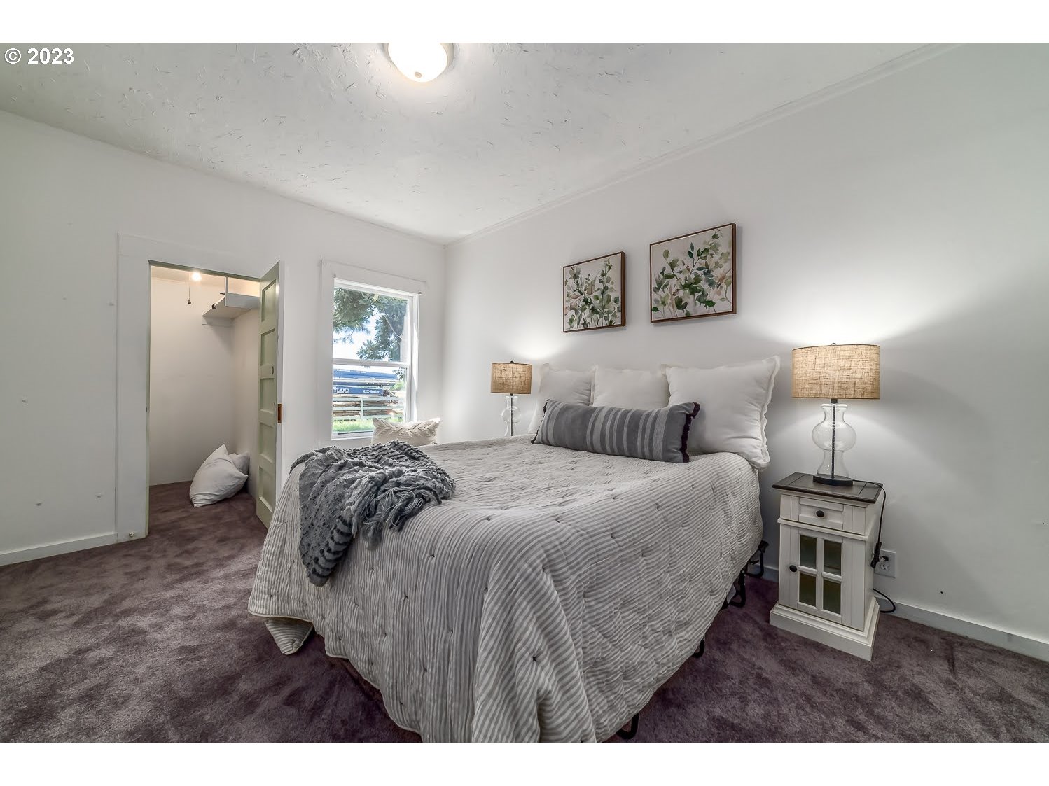 89780 Green Hill Road Eugene, OR 97402 - Photo 30 of 48 a bedroom with a bed and window