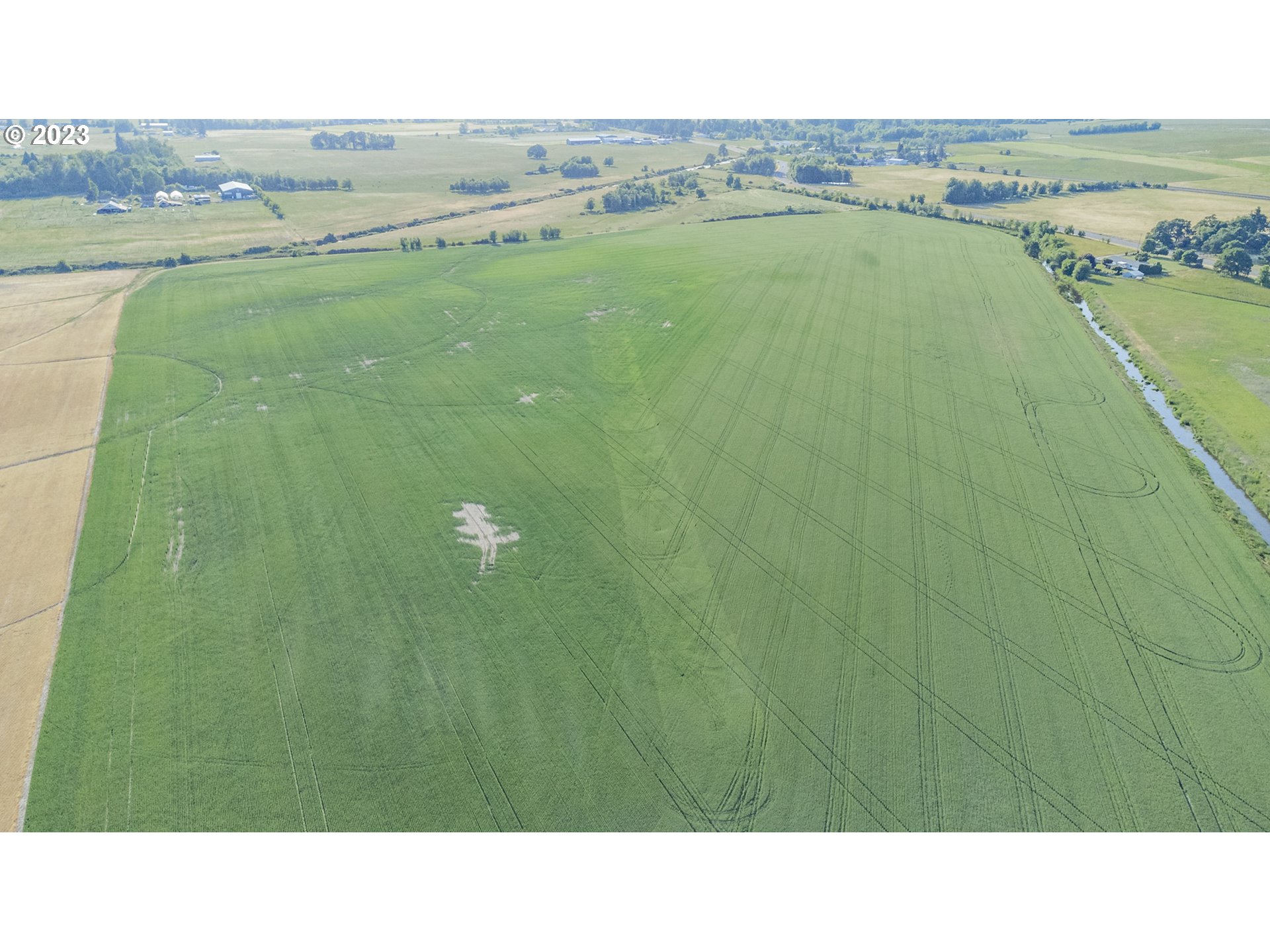 89780 Green Hill Road Eugene, OR 97402 - Photo 43 of 48 a black and white photo of a lake