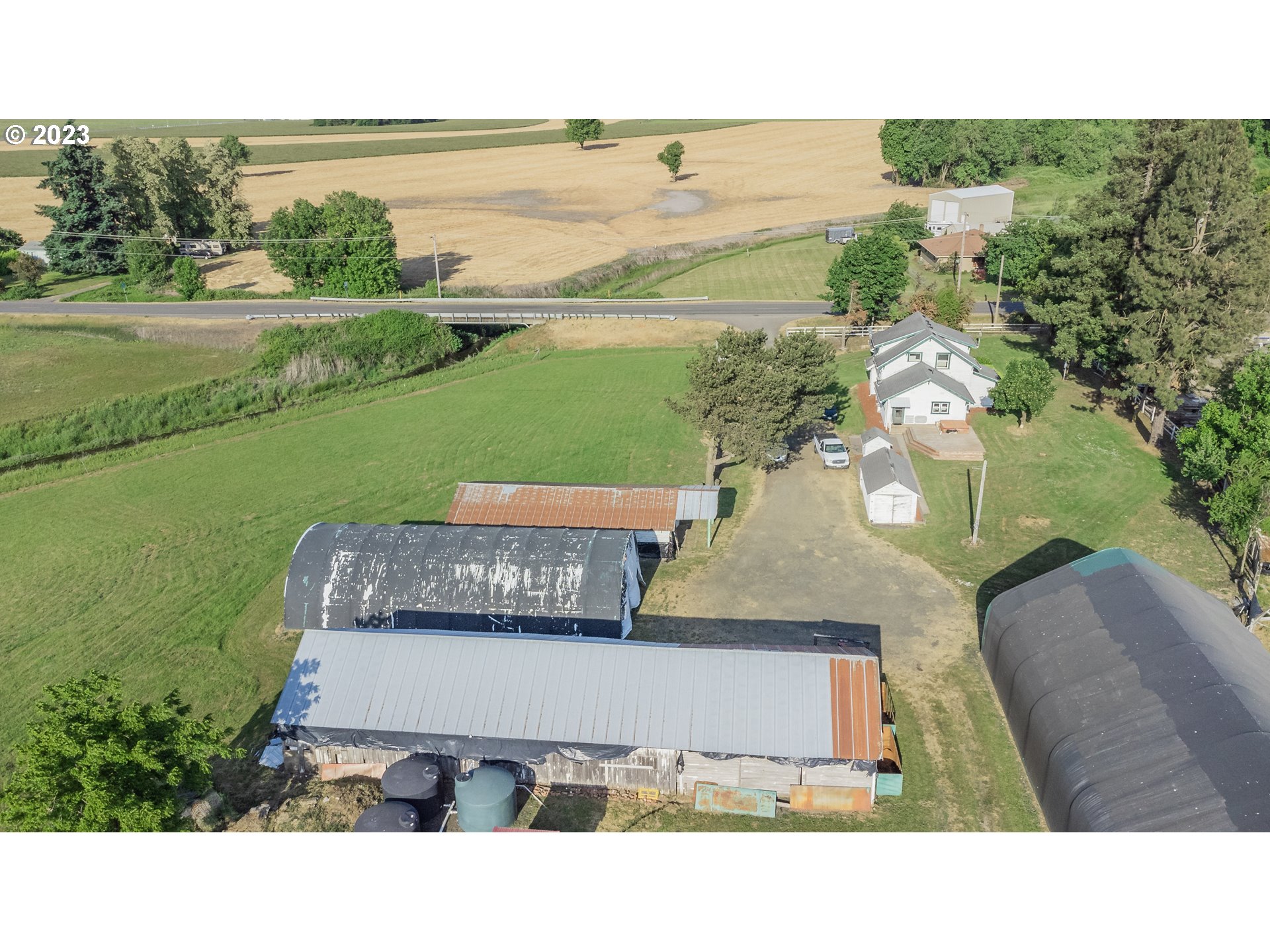 89780 Green Hill Road Eugene, OR 97402 - Photo 45 of 48 a picture of a lake with a outdoor space