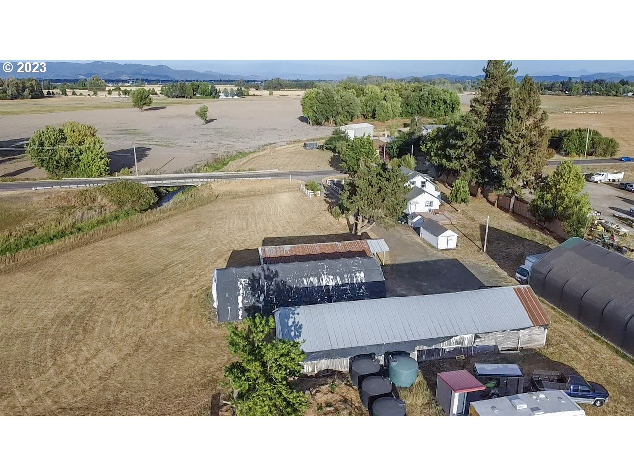 89780 Green Hill Road Eugene, OR 97402 - Photo 47 of 48 a picture of a city with an ocean view