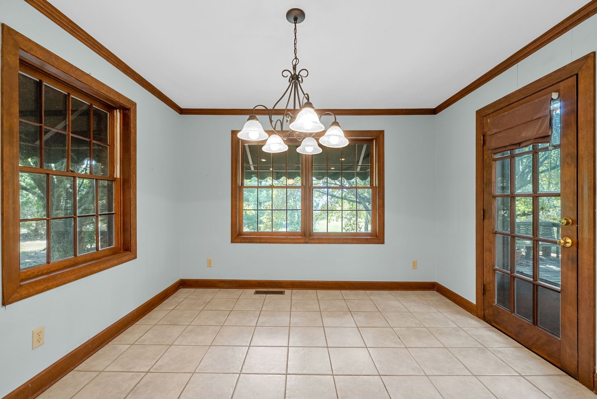 3058 Cox Mill Road Hopkinsville, KY 42240 - Photo 21 of 60 a view of an entryway