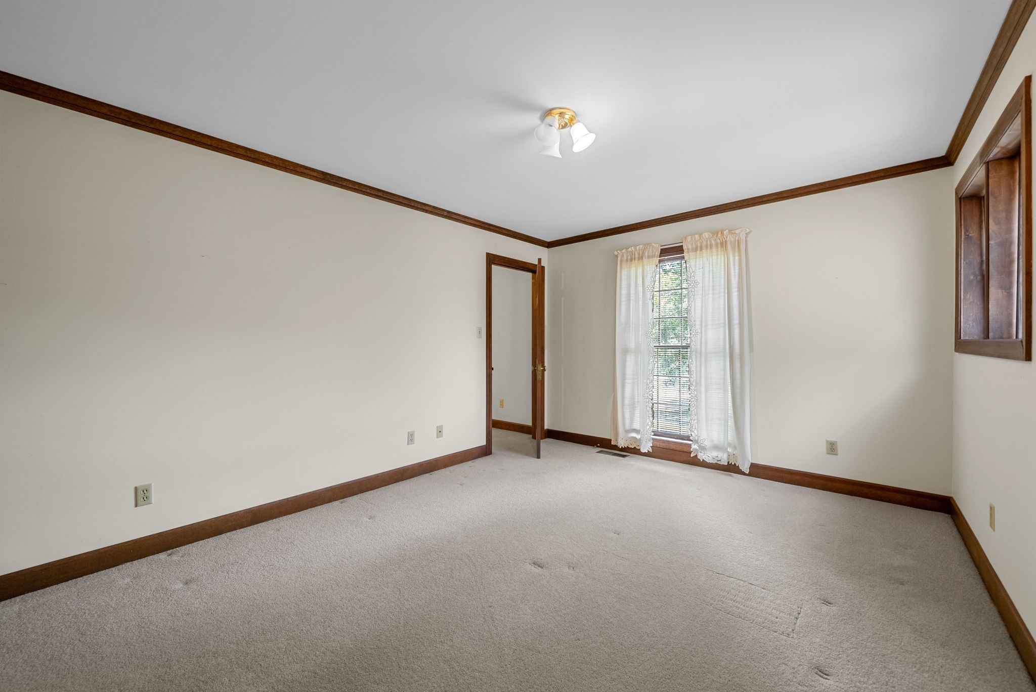 3058 Cox Mill Road Hopkinsville, KY 42240 - Photo 37 of 60 a view of an empty room