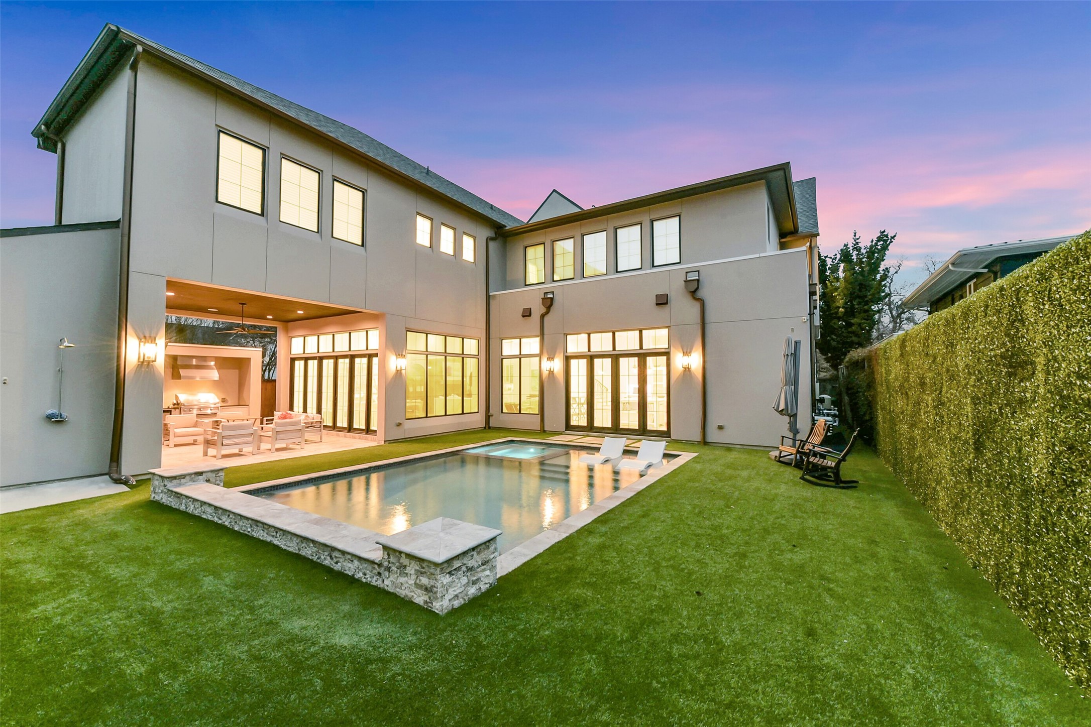 2205 Goldsmith Street Houston, TX 77030 - Photo 8 of 44 a view of a backyard with a tub and wooden fence