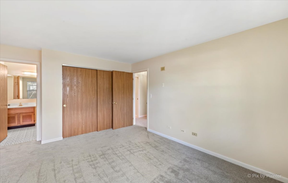 156 West Golf Road, Unit A Libertyville, IL 60048 - Photo 14 of 26