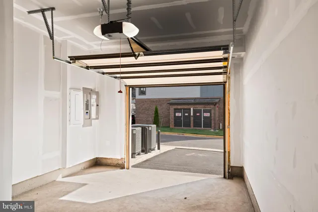 $3,150 | 20364 Newfoundland Square, Ashburn, VA 20147