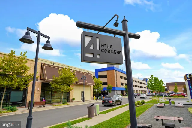 $3,150 | 20364 Newfoundland Square, Ashburn, VA 20147