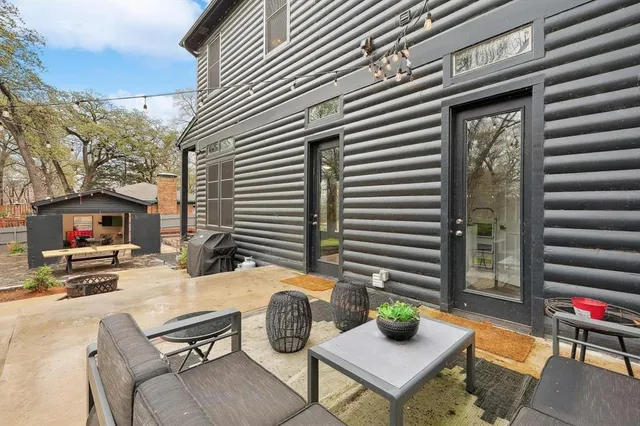 $650,000 | 223 Oklahoma Avenue, Pottsboro, TX 75076