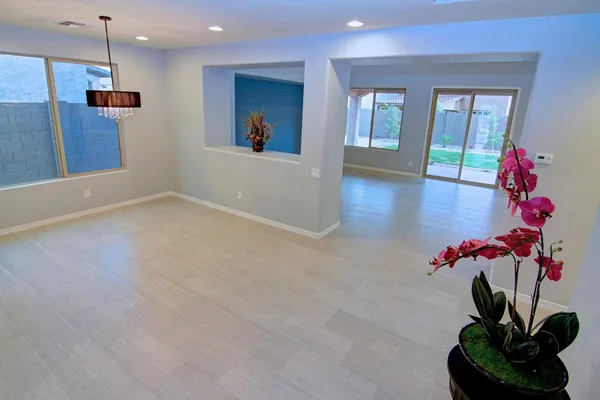 $4,600 | 3607 East Salter Drive, Phoenix, AZ 85050