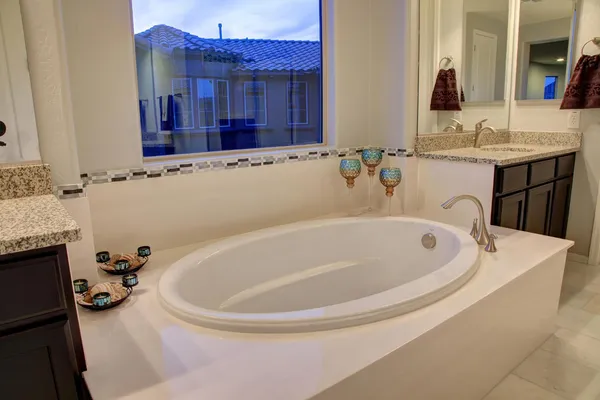 $4,600 | 3607 East Salter Drive, Phoenix, AZ 85050