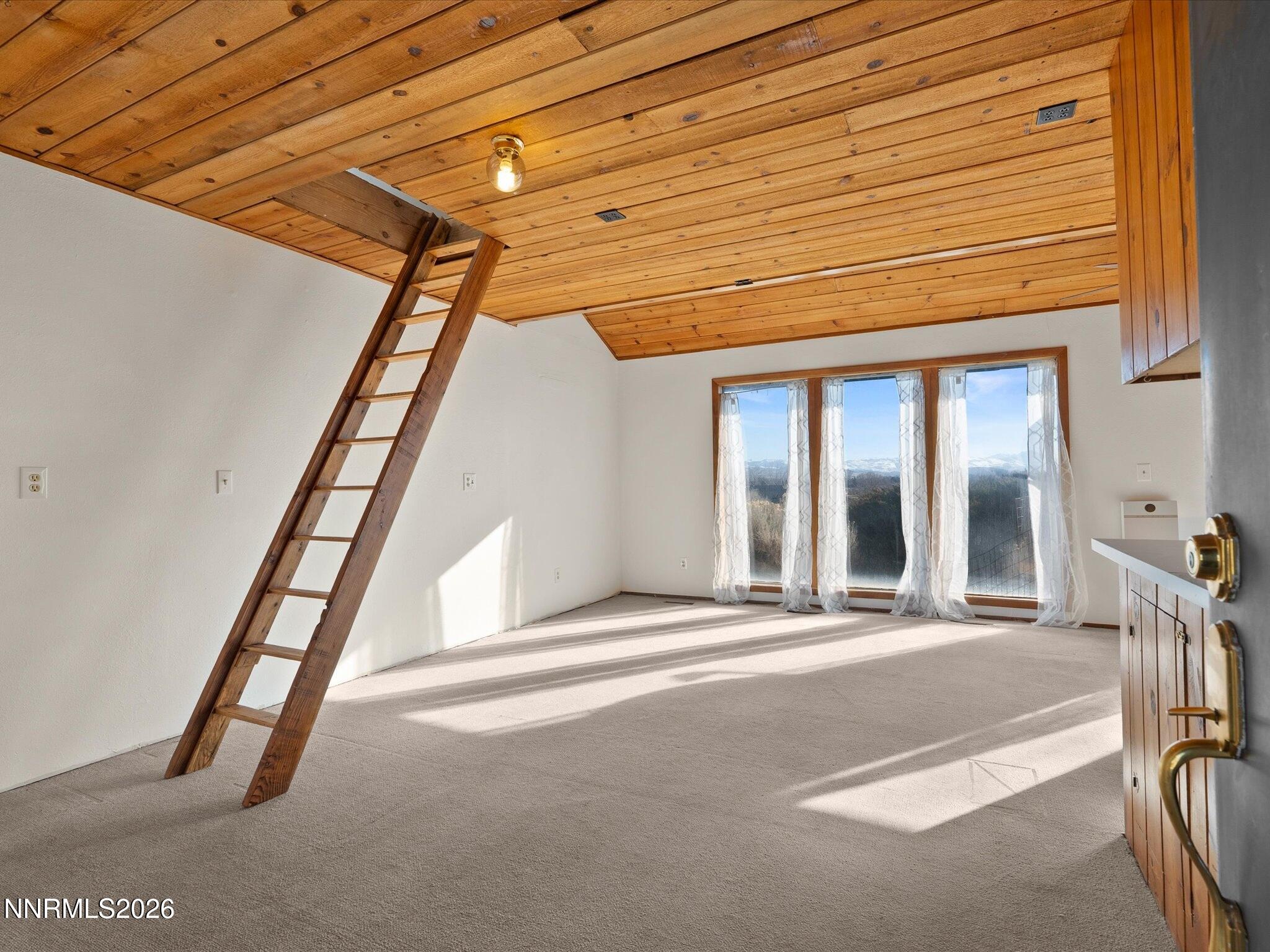 1591 Lombardy Road Gardnerville, NV 89410 - Photo 59 of 92 Guest House Living room