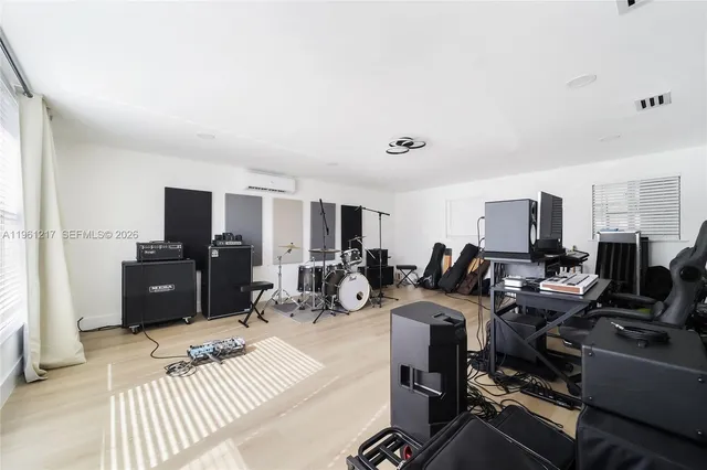 $1,295,000 | 45 Northeast 124th Terrace, North Miami, FL 33161