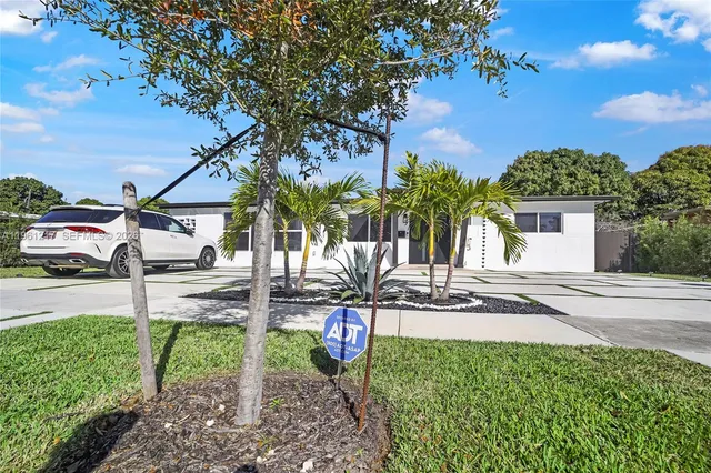 $1,295,000 | 45 Northeast 124th Terrace, North Miami, FL 33161