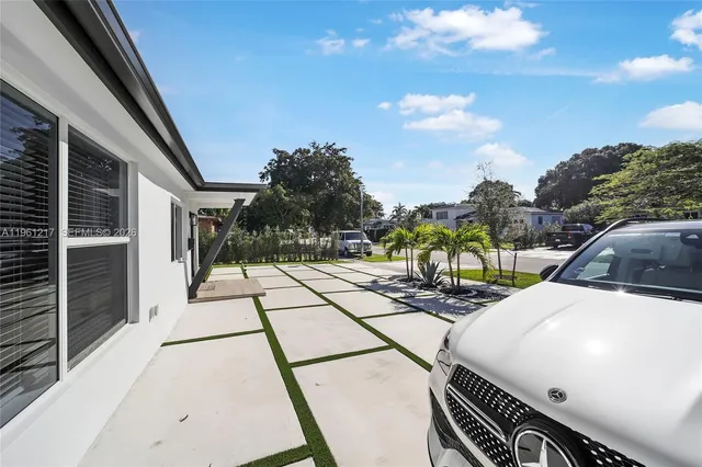 $1,295,000 | 45 Northeast 124th Terrace, North Miami, FL 33161