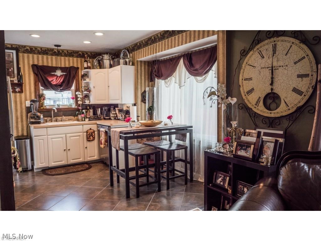 6356 Olde York Road Cleveland, OH 44130 - Photo 4 of 18 Gallery Image 4
