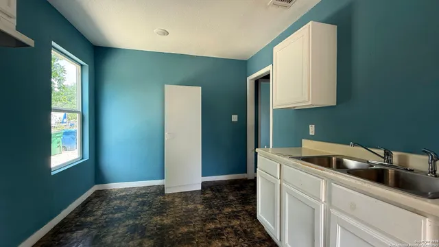 $900 | 520 West Mayfield Boulevard, Unit 1, San Antonio, TX 78211