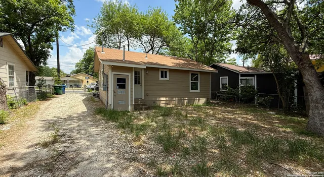 $900 | 520 West Mayfield Boulevard, Unit 1, San Antonio, TX 78211