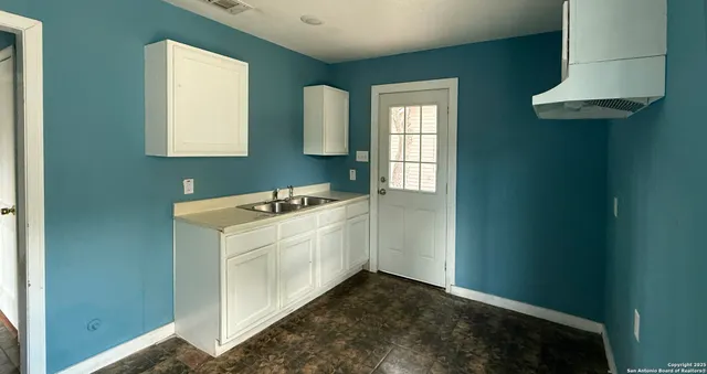 $900 | 520 West Mayfield Boulevard, Unit 1, San Antonio, TX 78211