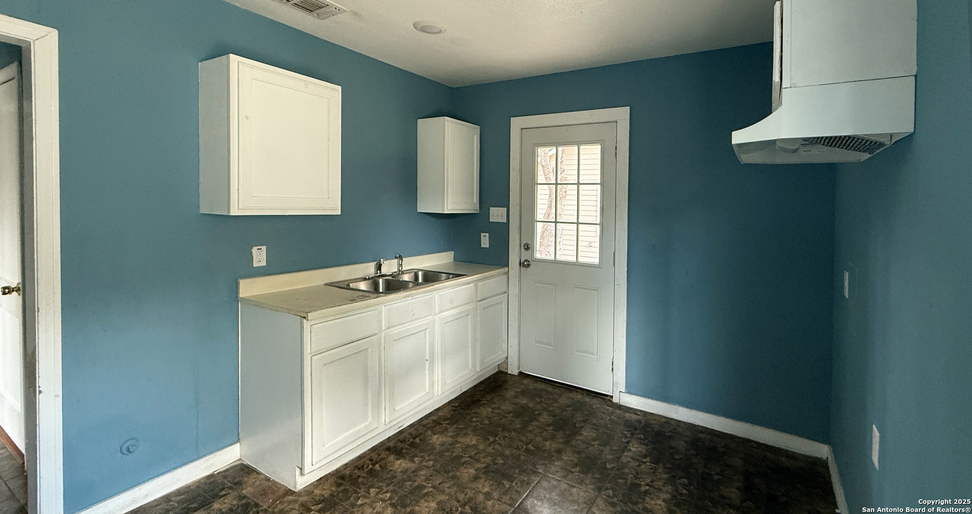 520 West Mayfield Boulevard, Unit 1 San Antonio, TX 78211 - Photo 8 of 13