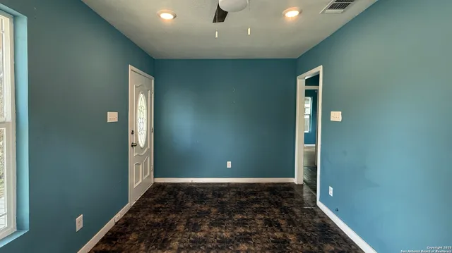 $900 | 520 West Mayfield Boulevard, Unit 1, San Antonio, TX 78211