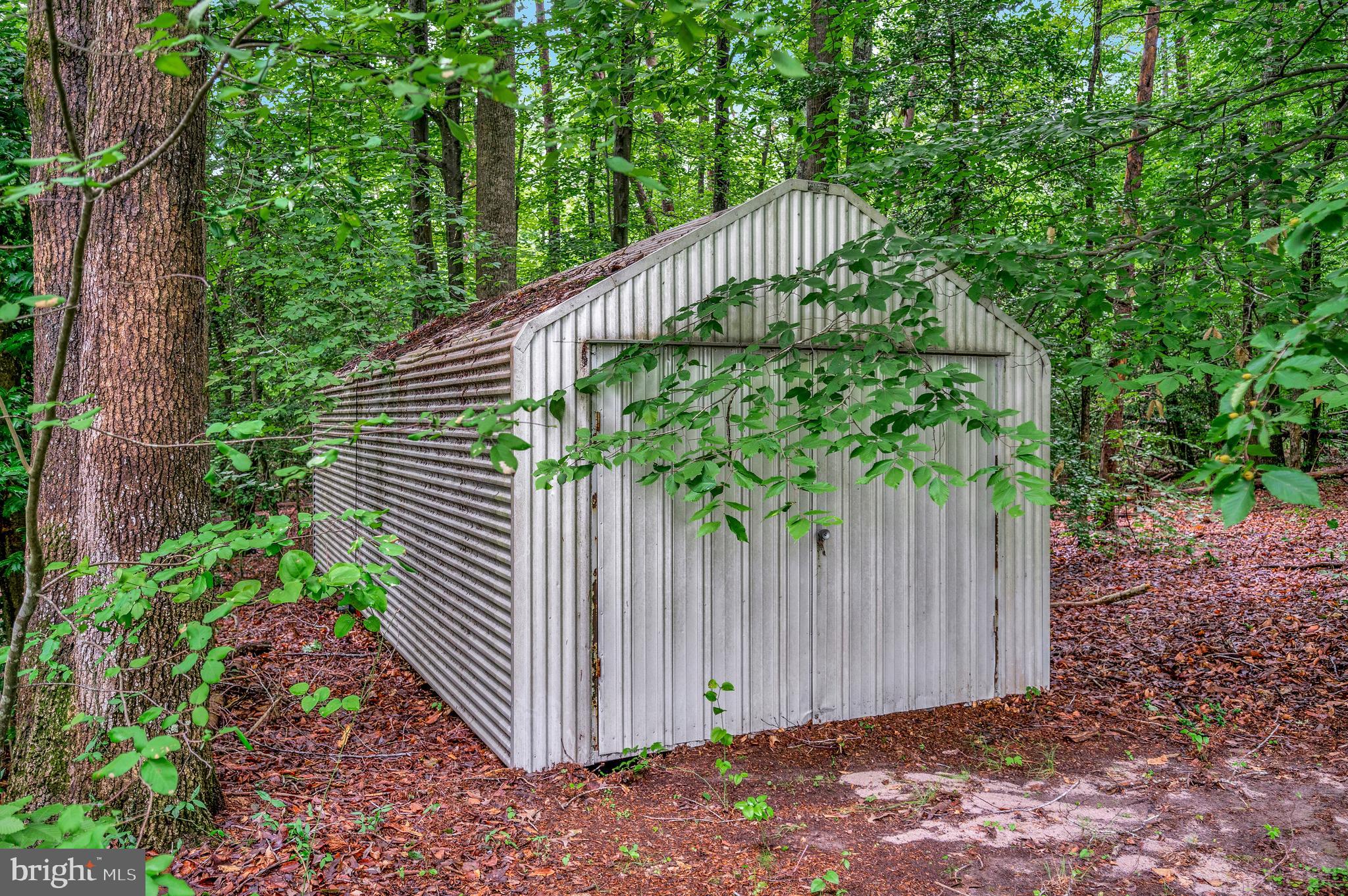 857 Mountain View Road Fredericksburg, VA 22406 - Photo 41 of 43 shed in back yard
