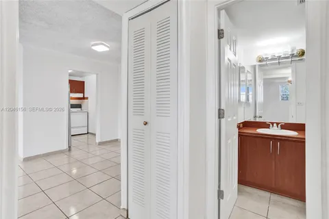 $175,000 | 606 West 81st Street, Unit 323, Hialeah, FL 33014