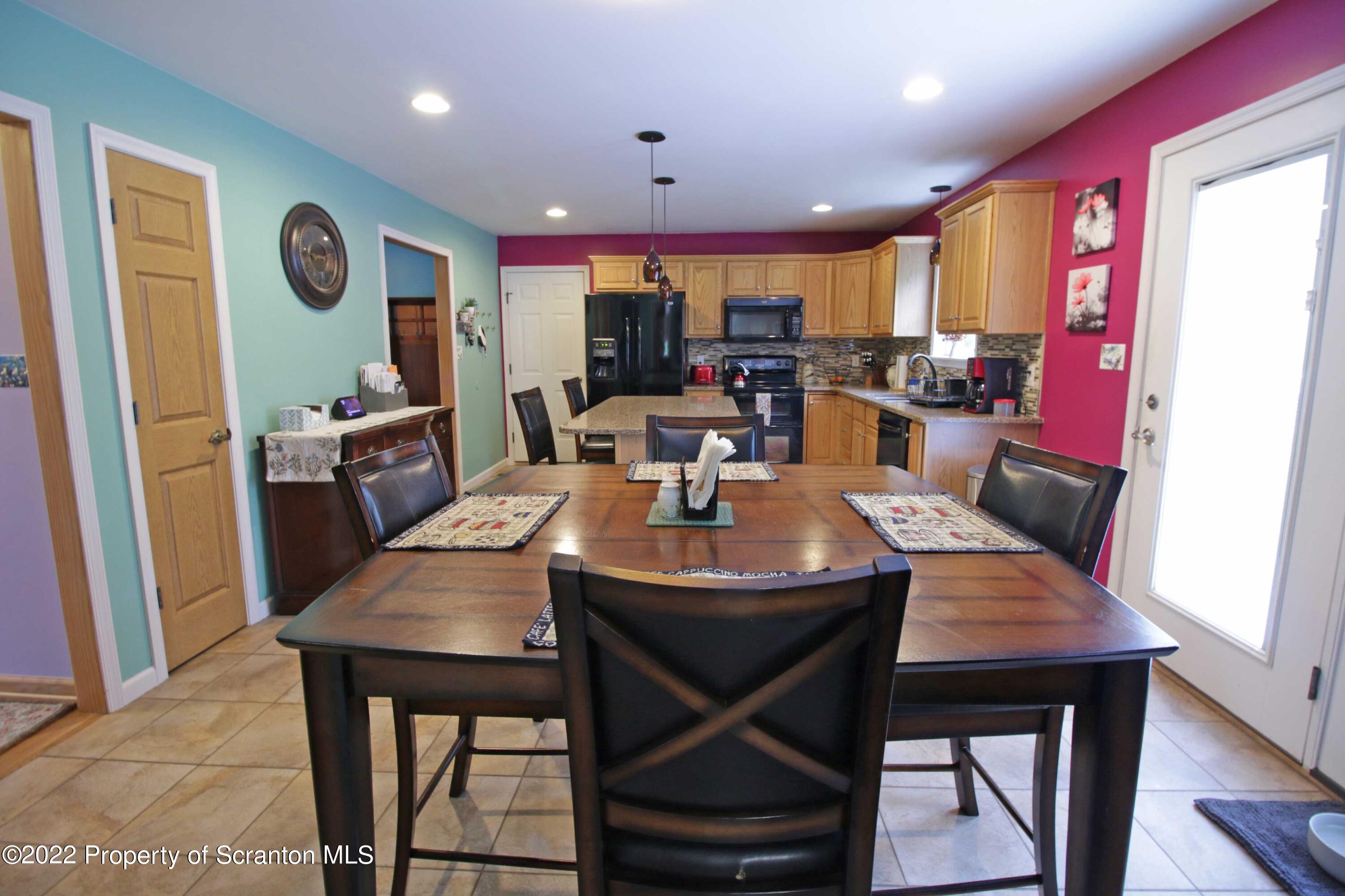 552 Tannery Road Lake Ariel, PA 18436 - Photo 4 of 44 Gallery Image 4