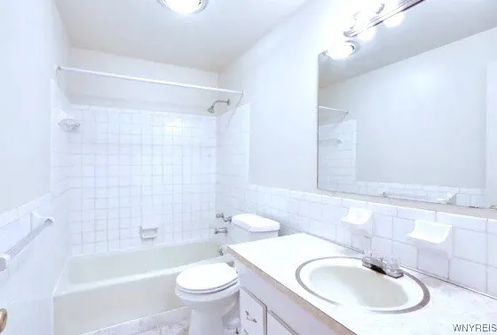 $1,665 | 74 Sundridge Drive, Amherst, NY 14228