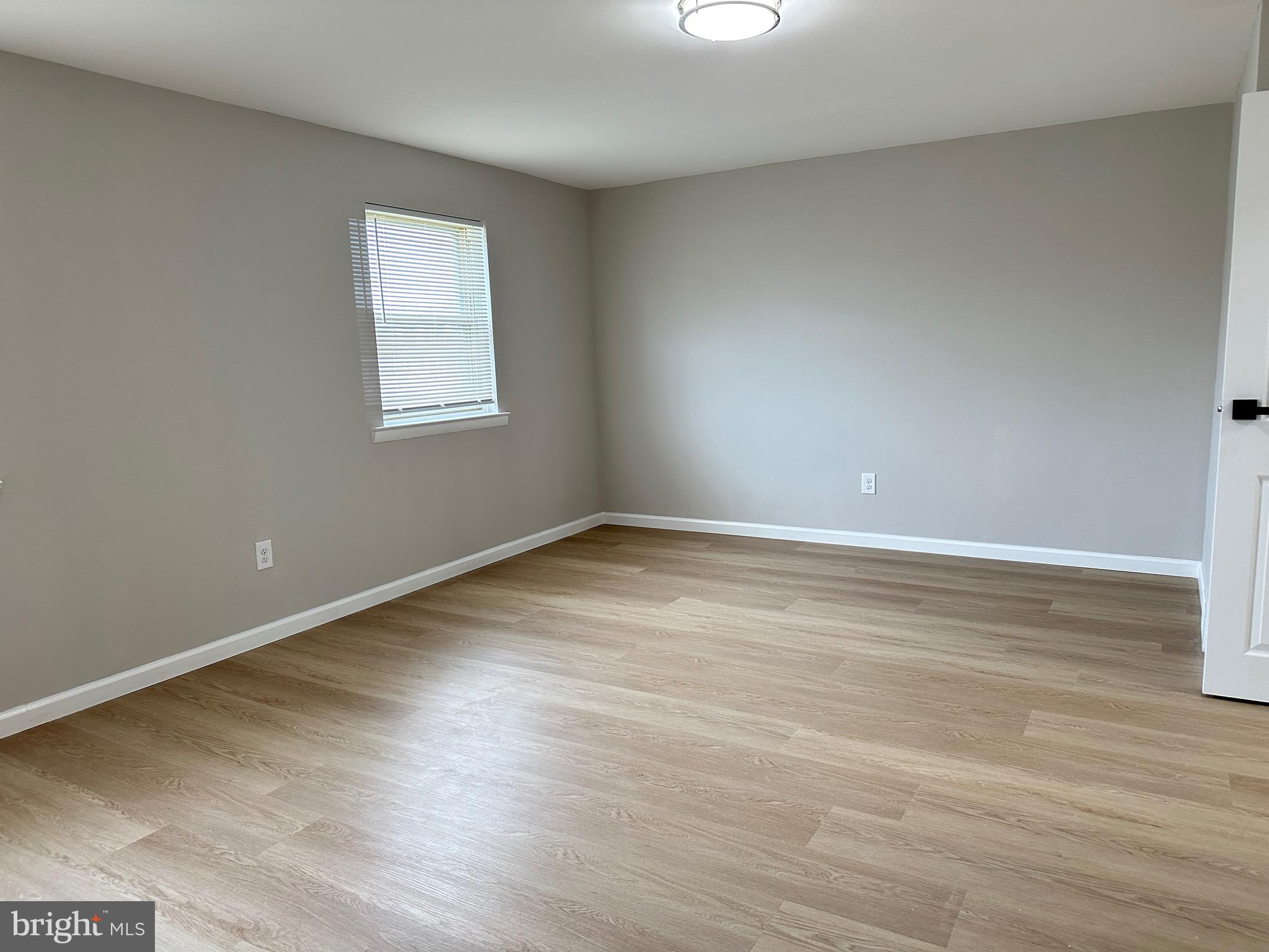 12737 Medford Road Philadelphia, PA 19154 - Photo 13 of 25 Gallery Image 13