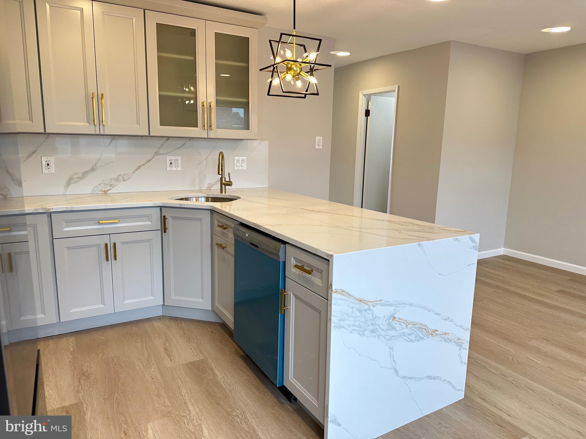 12737 Medford Road Philadelphia, PA 19154 - Photo 8 of 25 Gallery Image 8
