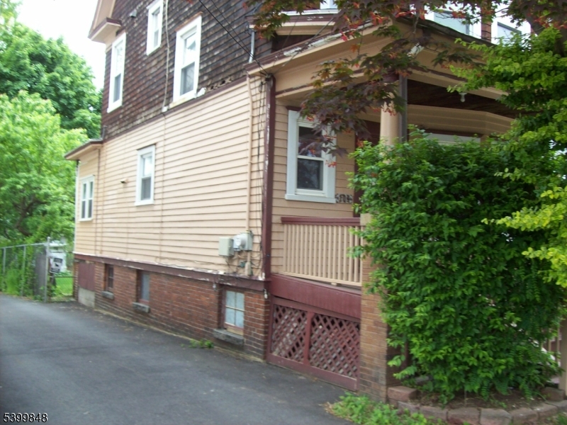 104 Riggs Place West Orange, NJ 07052 - Photo 3 of 24