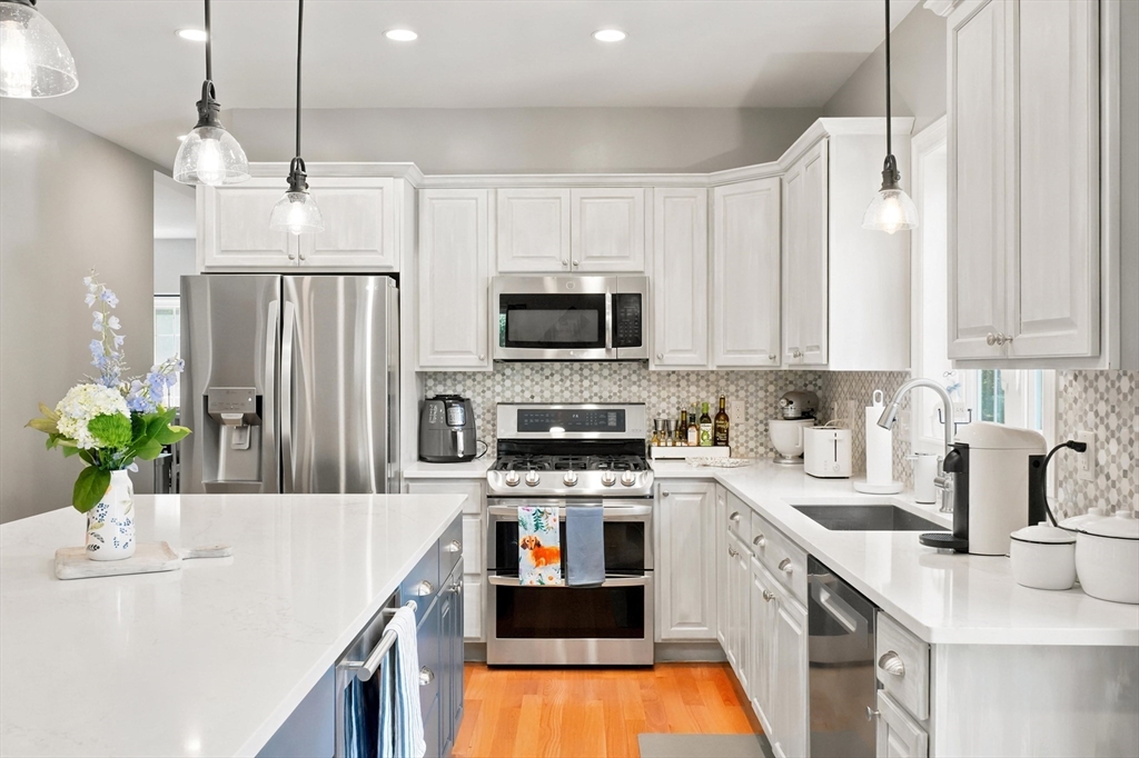 113 Thurlow Street Georgetown, MA 01833 - Photo 4 of 42