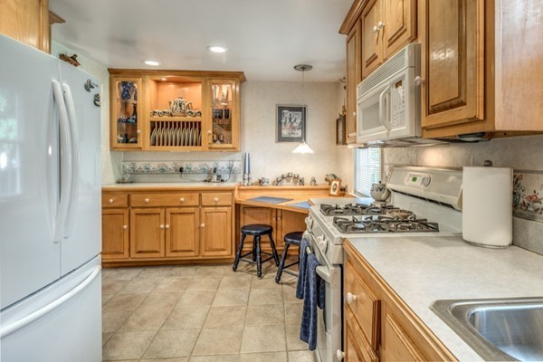 4 Maple Street Shirley, MA 01464 - Photo 4 of 26 Gallery Image 4