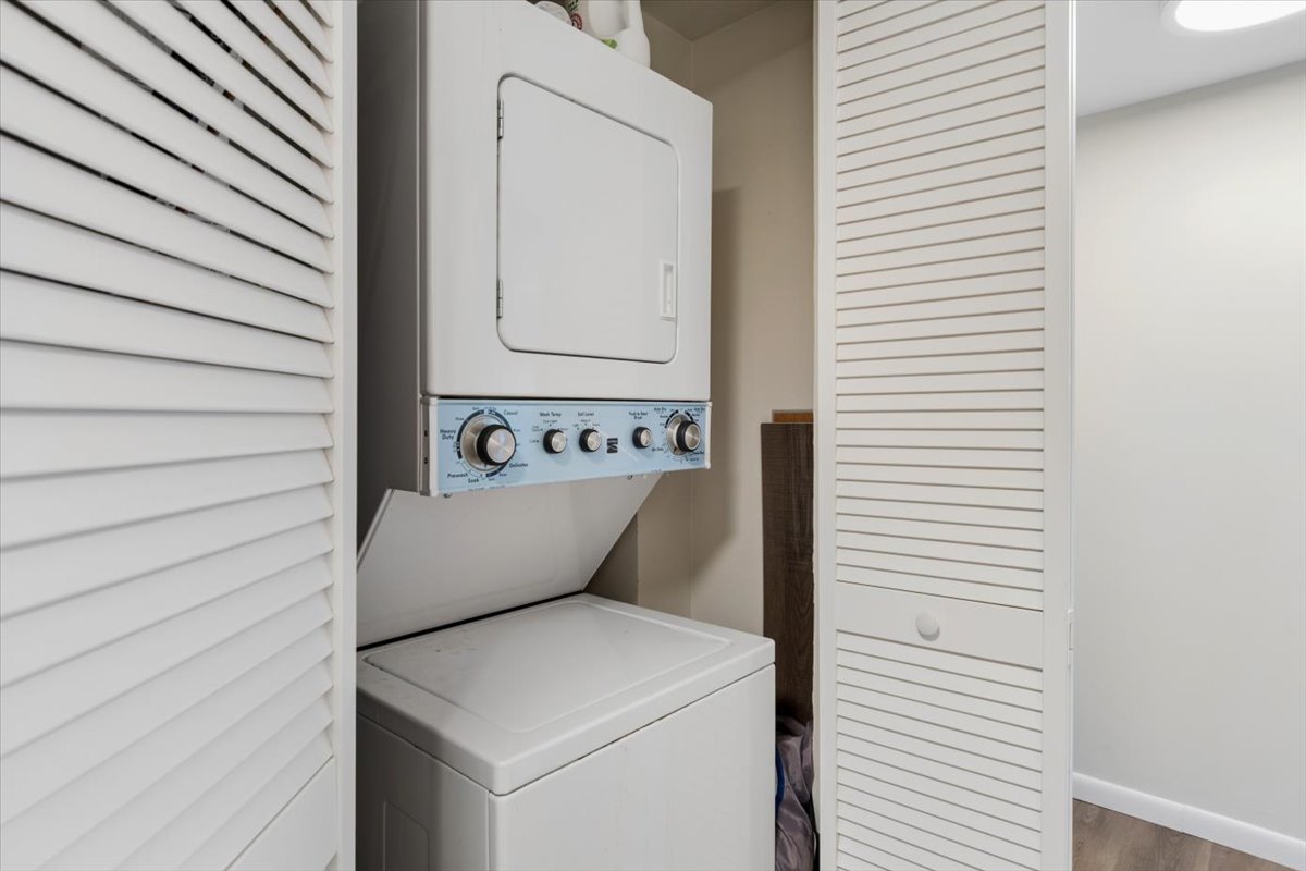 6545 Main Street, Unit 407 Downers Grove, IL 60516 - Photo 14 of 18 a view of utility room
