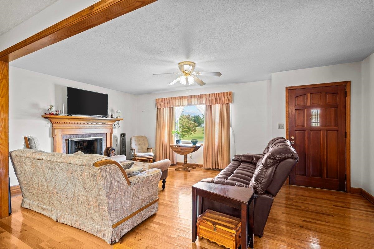 1263 Penland Road Laurens, SC 29360 - Photo 4 of 40 Gallery Image 4