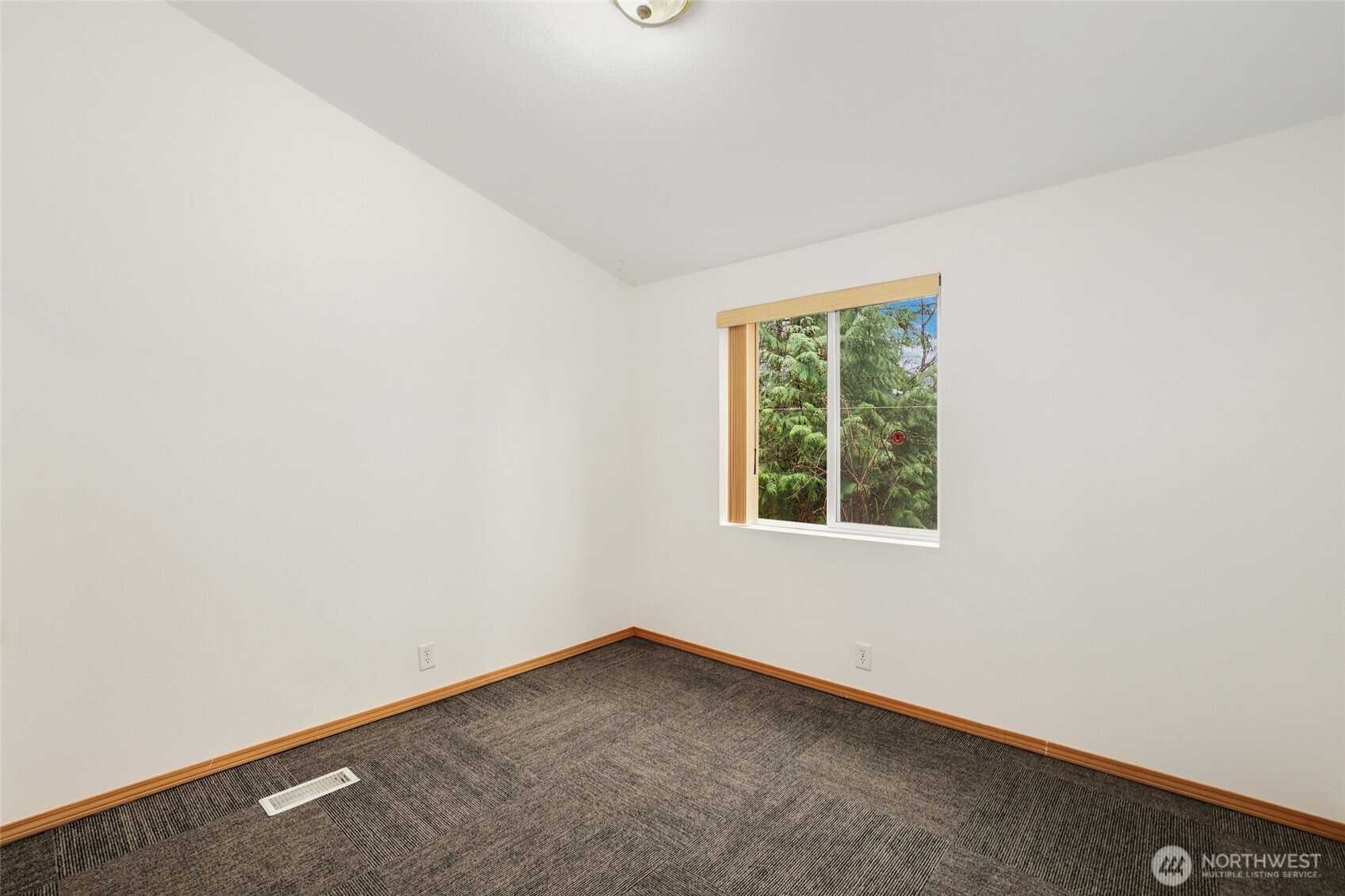18226 Southeast 164th Street Renton, WA 98058 - Photo 17 of 36