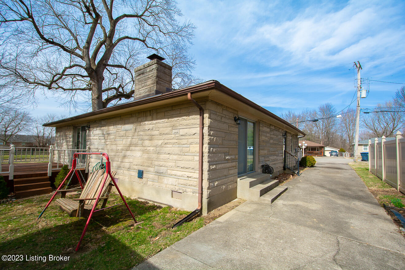 6702 Delton Road Louisville, KY 40258 - Photo 38 of 46 Delton-42