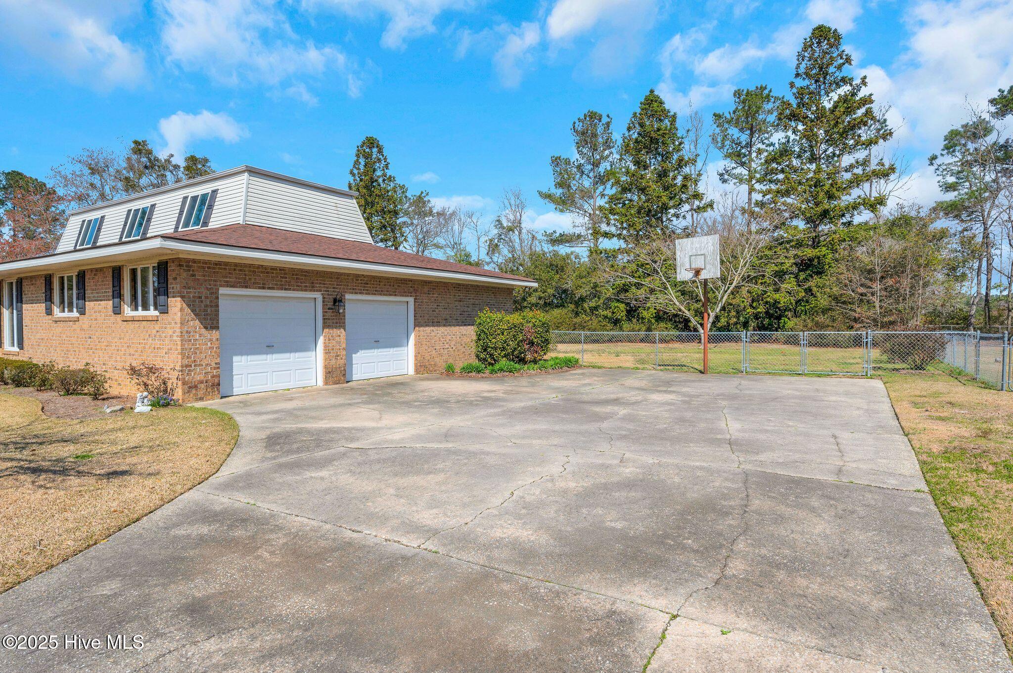 320 Pinecrest Drive Chadbourn, NC 28431 - Photo 28 of 30 320_Pinecrest_Dr_Chadbourn_NC_28431_USA-