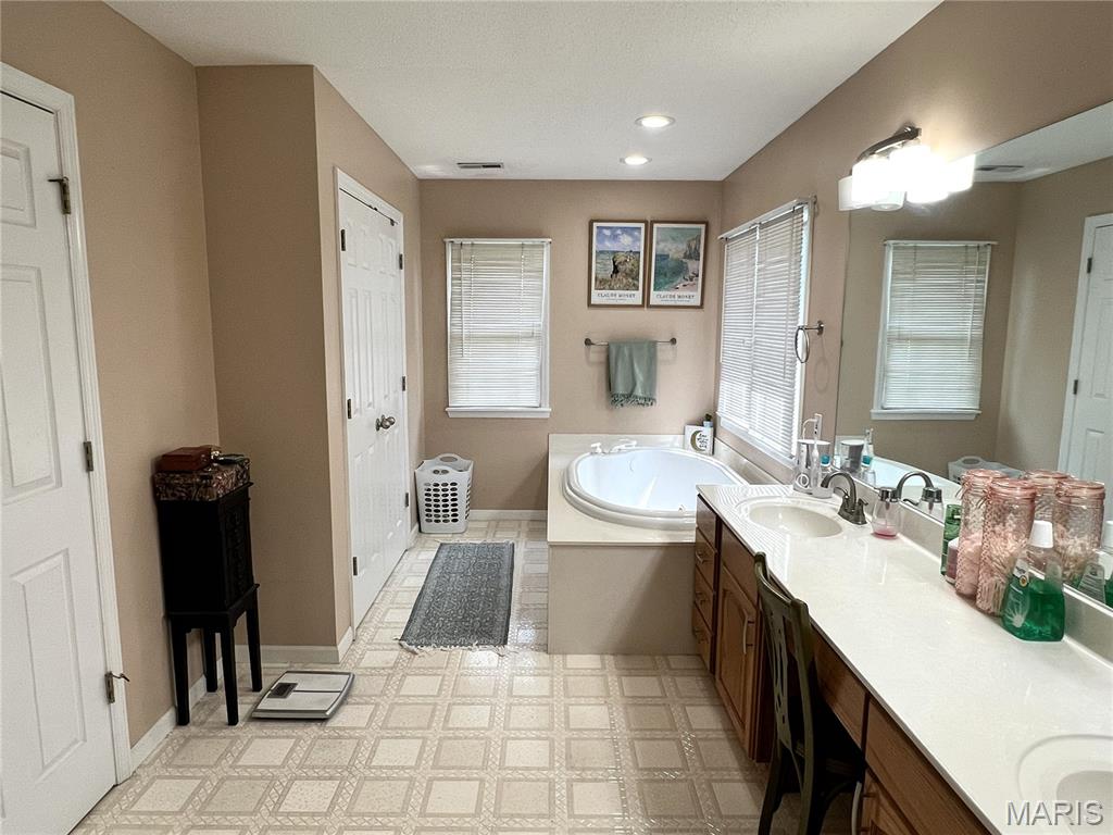 863 Marc Drive Alton, IL 62002 - Photo 23 of 35