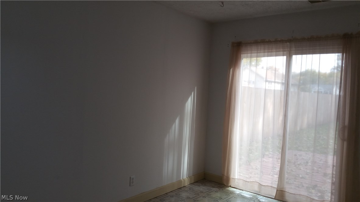361 Abbe Road North Elyria, OH 44035 - Photo 8 of 11