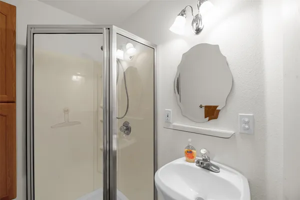 $769,000 | 8439 Fm 442, Boling, TX 77420