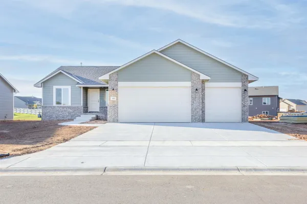 $257,775 | 889 North Cloverleaf Street, Goddard, KS 67052